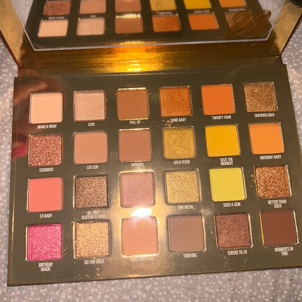 Kylie cosmetics eyeshadow palette